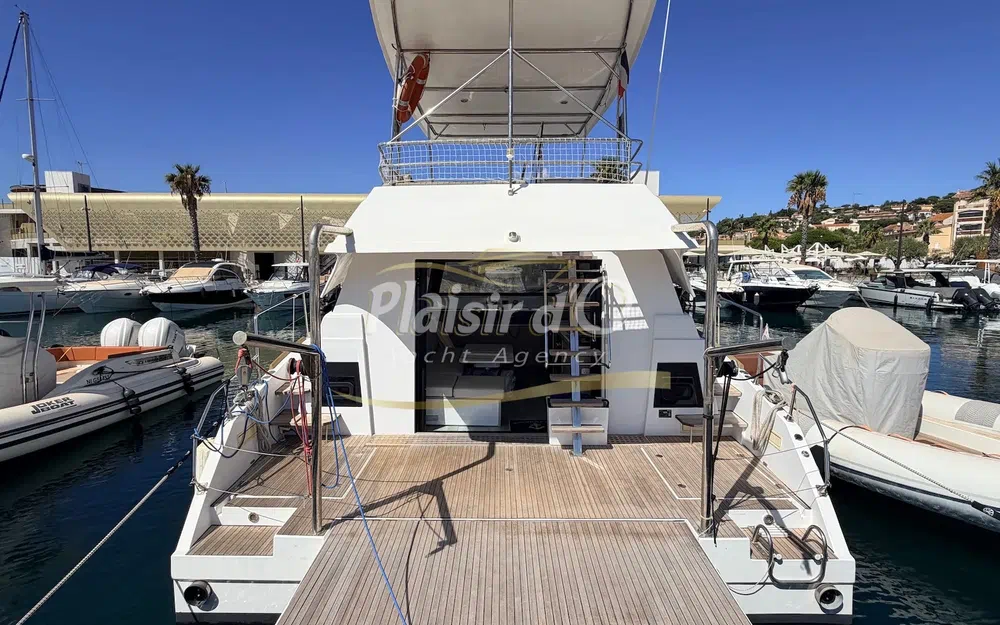 slider 1 Aventura Catamarans Aventura 10 Power