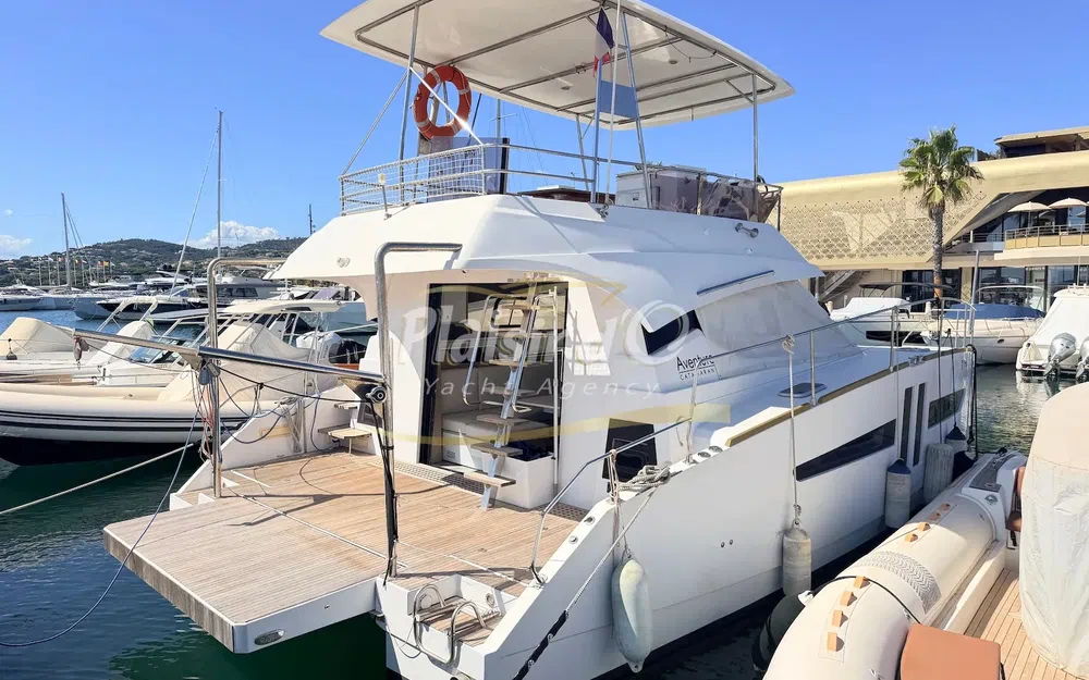 slider 2 Aventura Catamarans Aventura 10 Power