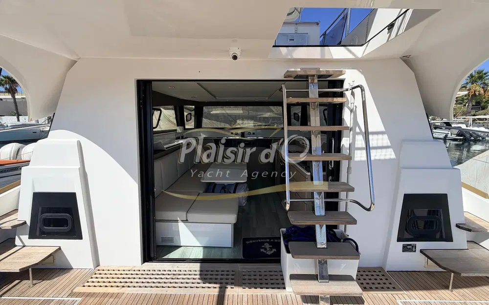 slider 5 Aventura Catamarans Aventura 10 Power