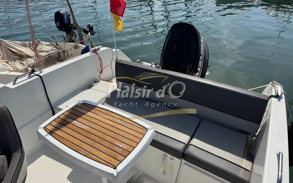 slider 10 Jeanneau Cap Camarat 6.5 BR