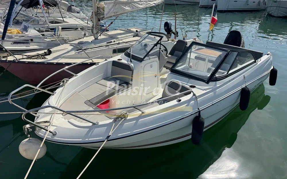 slider 2 Jeanneau Cap Camarat 6.5 BR