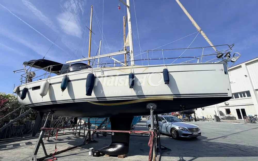 slider 0 Bavaria Cruiser 33