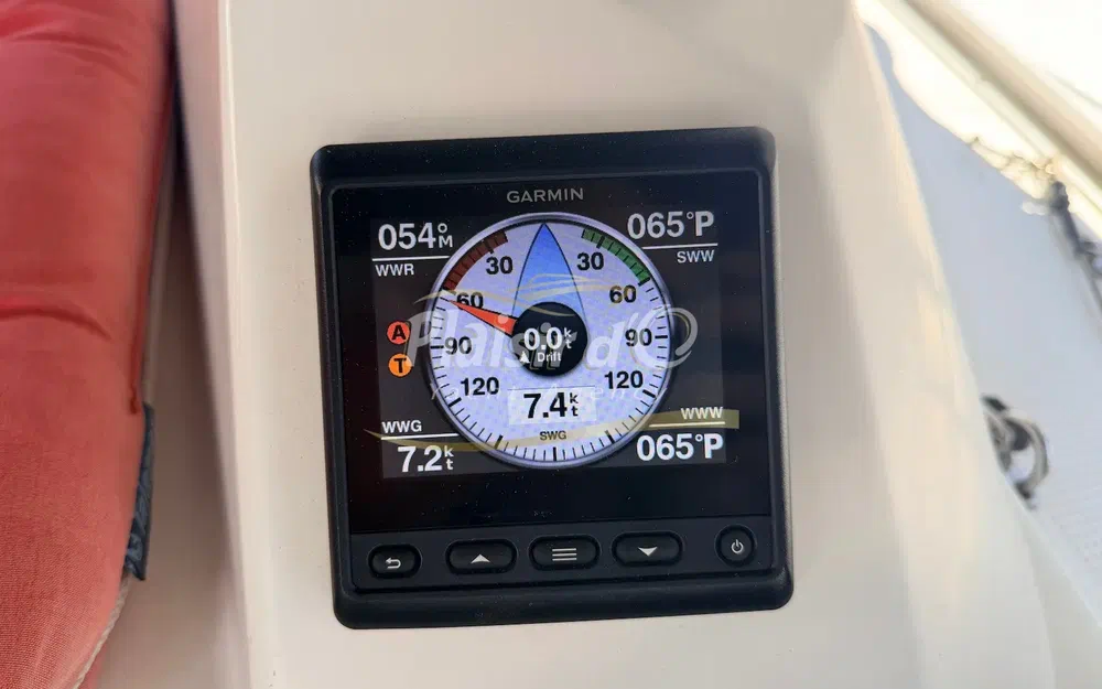 slider 10 Bavaria Cruiser 33
