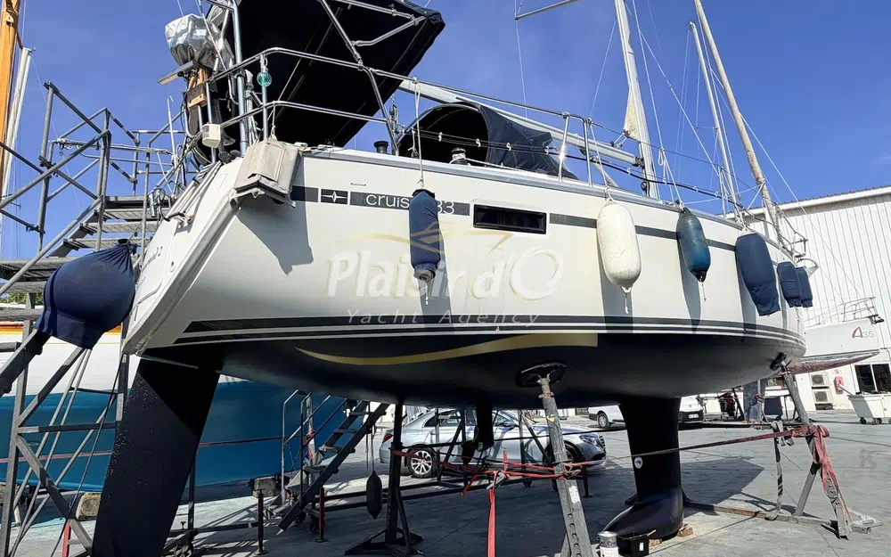 slider 1 Bavaria Cruiser 33
