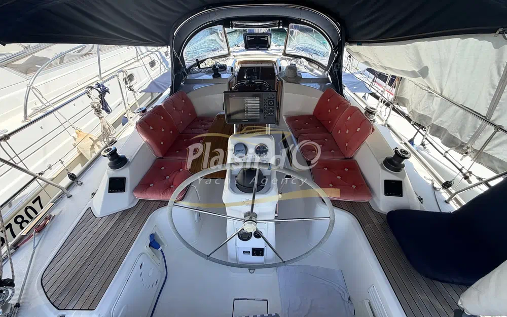 slider 8 Bavaria Cruiser 33