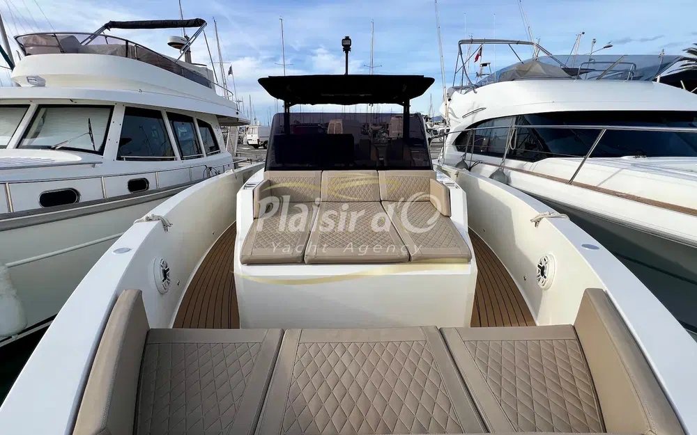 slider 0 De Antonio Yachts D42