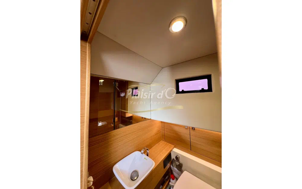 slider 14 De Antonio Yachts D42