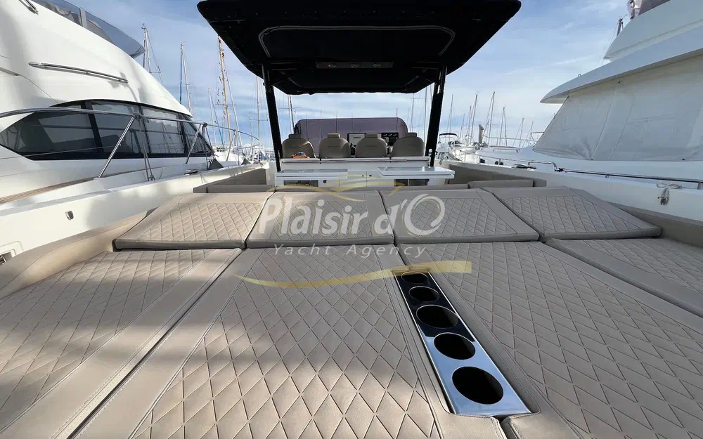 slider 20 De Antonio Yachts D42