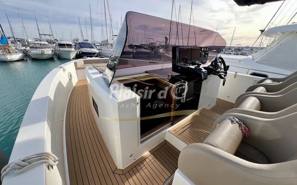 slider 4 De Antonio Yachts D42