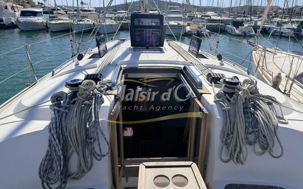 slider 9 Bavaria Cruiser 37