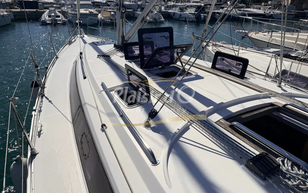 slider 10 Bavaria Cruiser 37