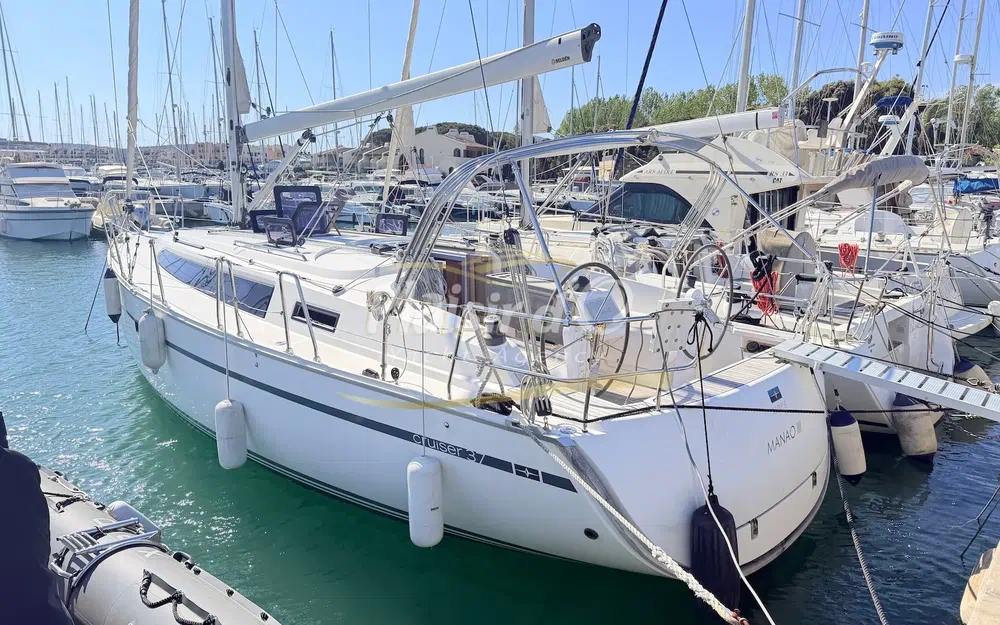 slider 1 Bavaria Cruiser 37