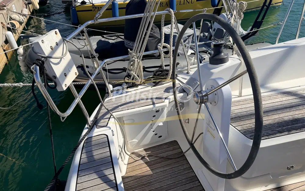slider 7 Bavaria Cruiser 37