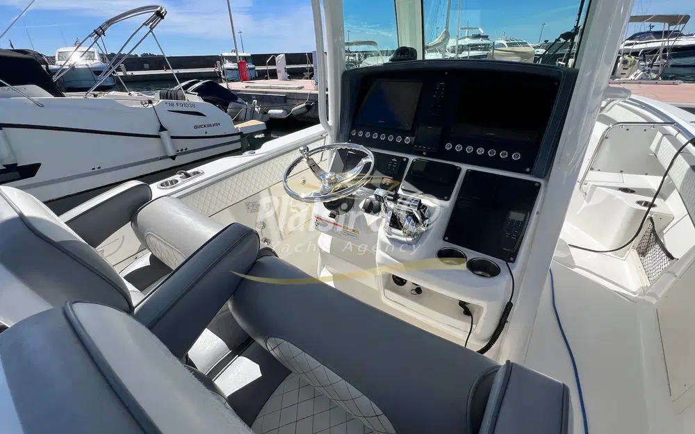 slider 12 Boston Whaler 280 Outrage