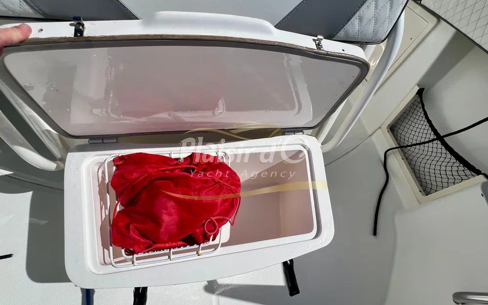 slider 21 Boston Whaler 280 Outrage