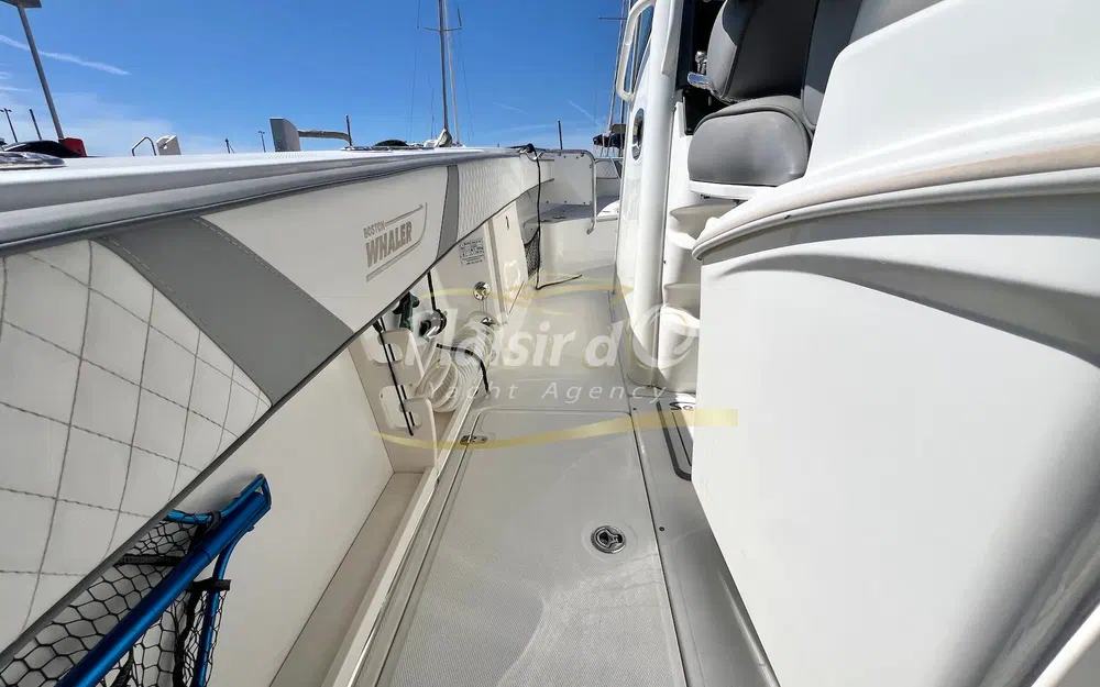 slider 30 Boston Whaler 280 Outrage