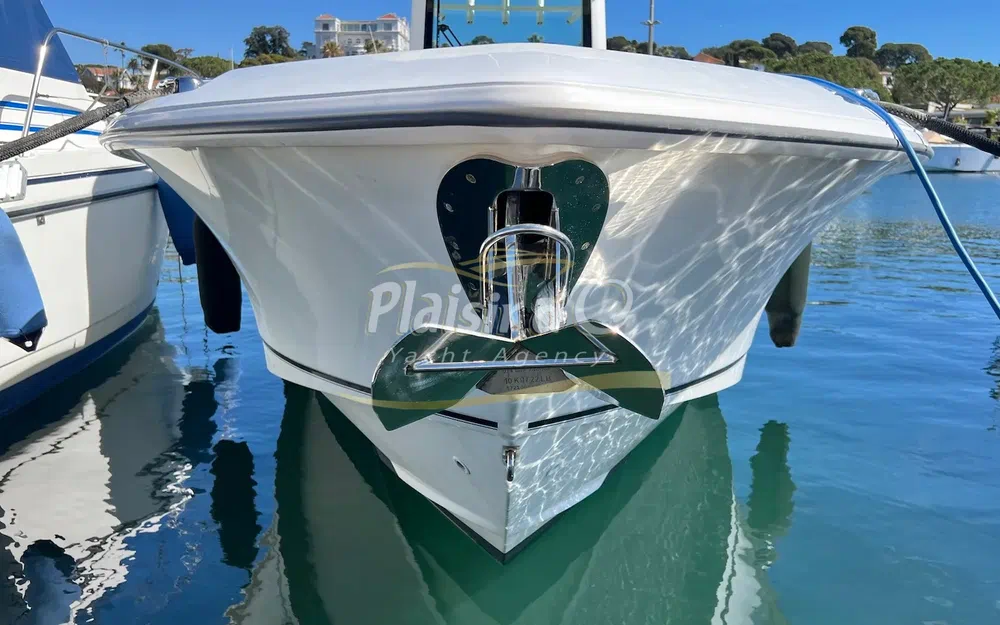 slider 4 Boston Whaler 280 Outrage