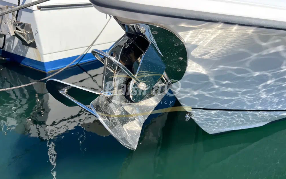 slider 5 Boston Whaler 280 Outrage