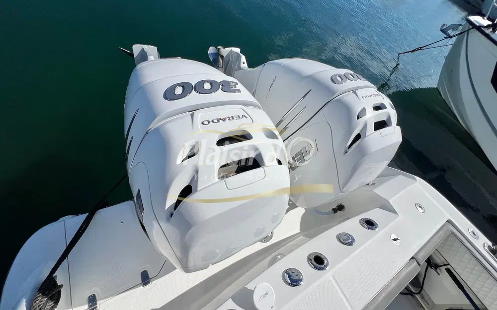 slider 7 Boston Whaler 280 Outrage