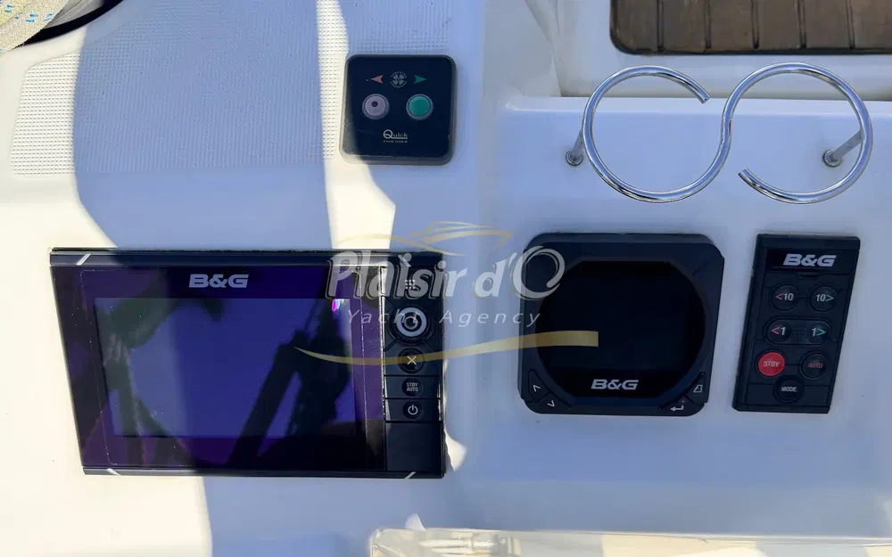 slider 10 Beneteau Oceanis 411