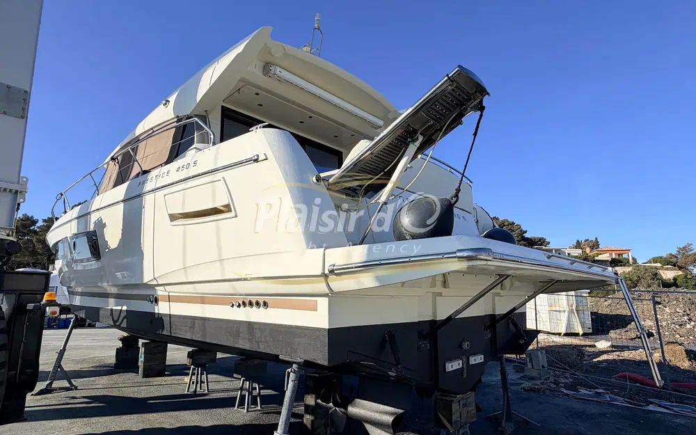 slider 4 Prestige Yachts 450 S