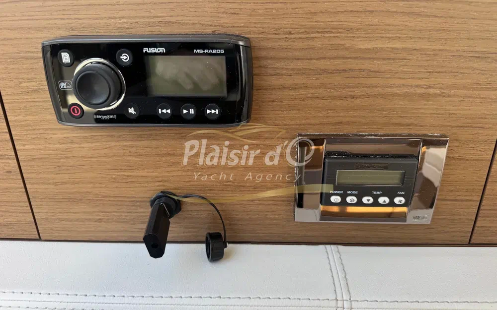 slider 16 Jeanneau NC 11