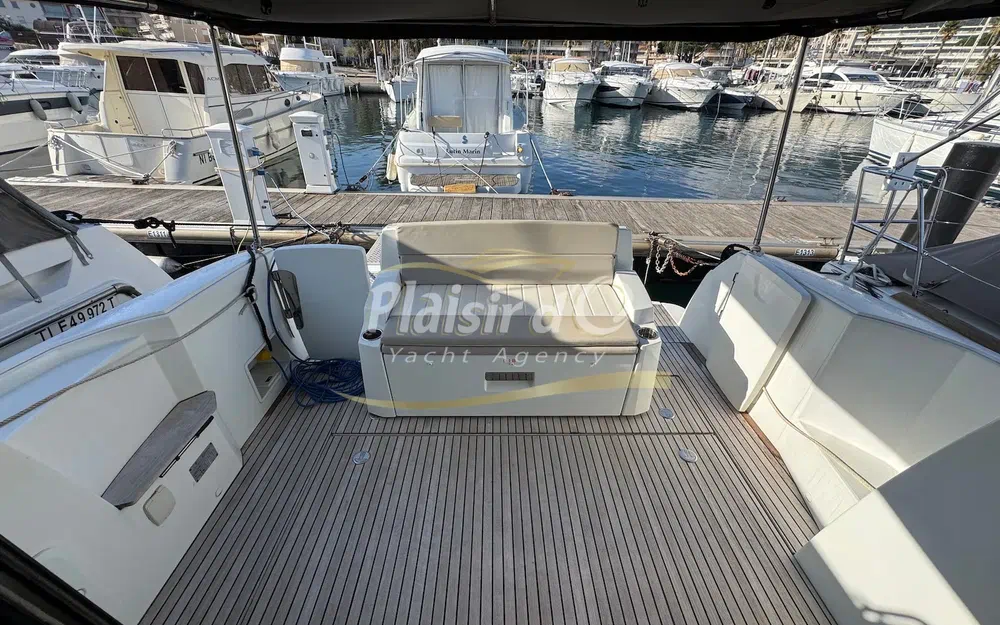 slider 6 Jeanneau NC 11