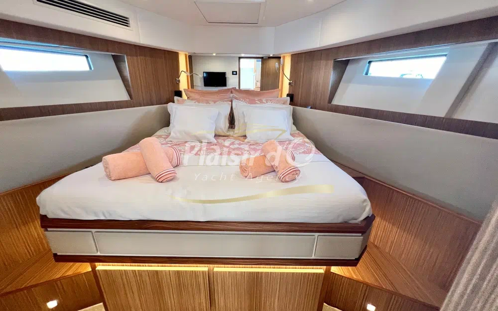 slider 14 Cayman F520