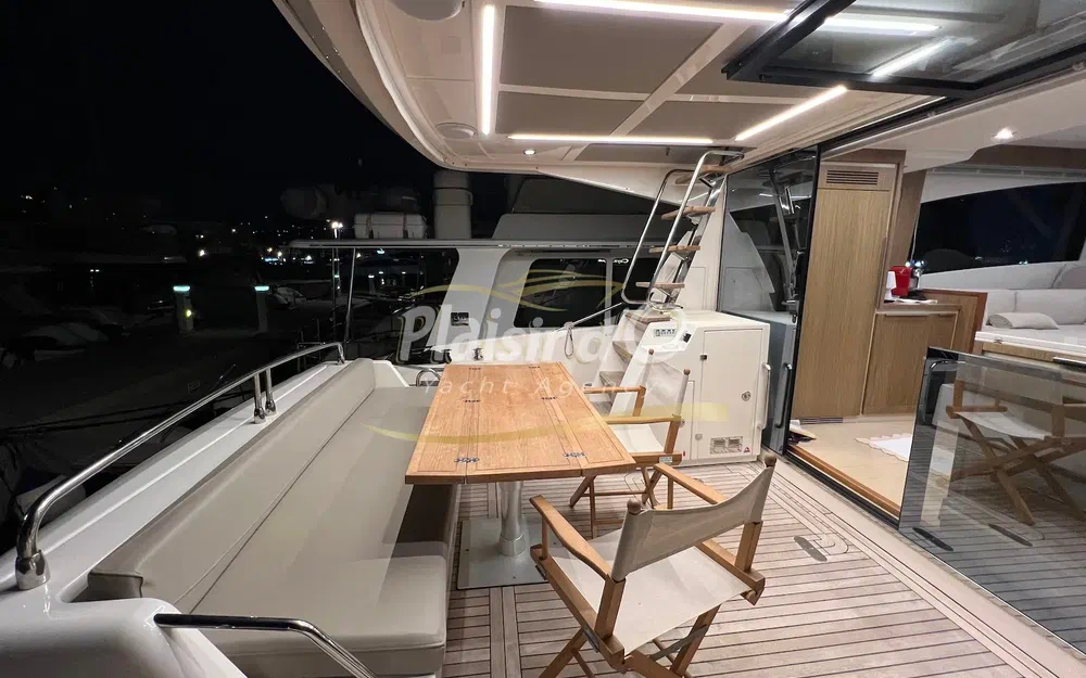 slider 24 Cayman F520
