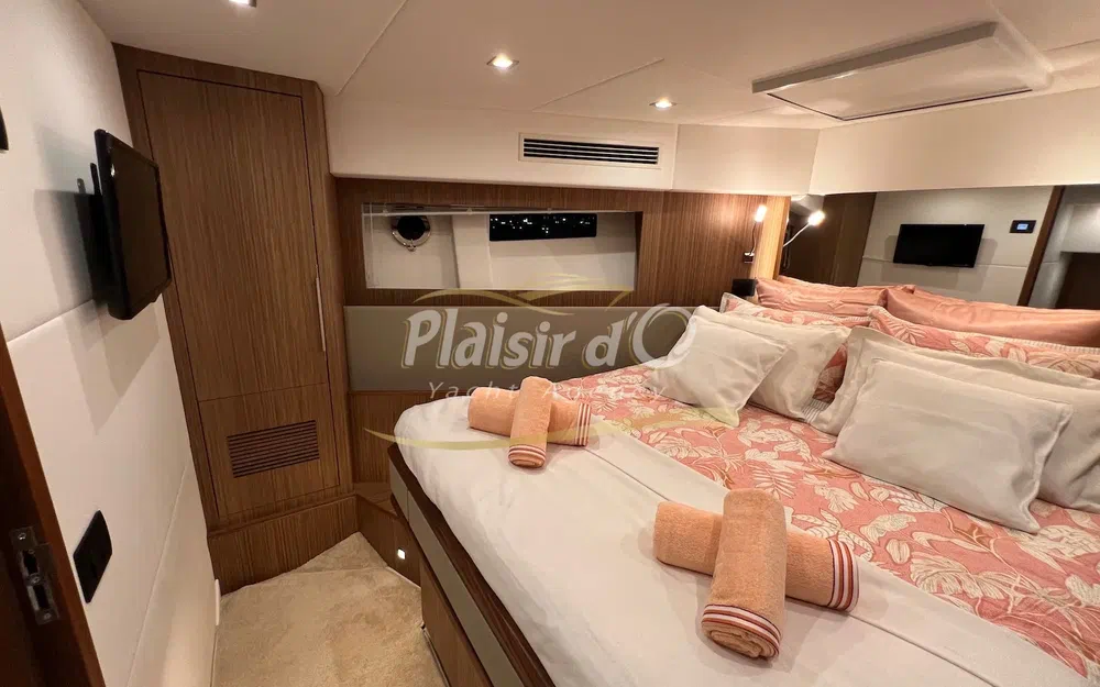 slider 35 Cayman F520