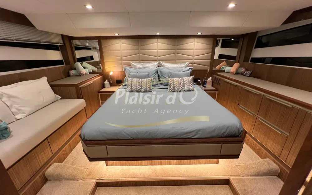 slider 40 Cayman F520