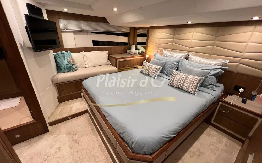 slider 42 Cayman F520