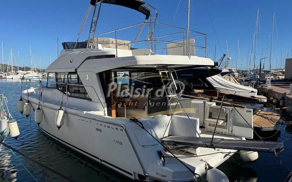 slider 0 Beneteau Swift Trawler 35