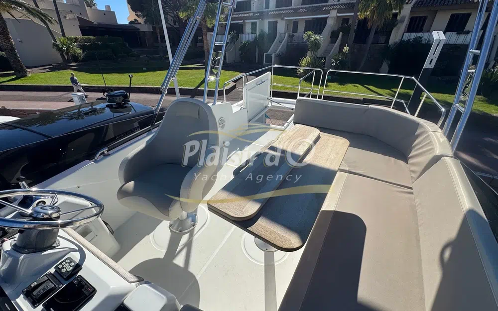 slider 9 Beneteau Swift Trawler 35
