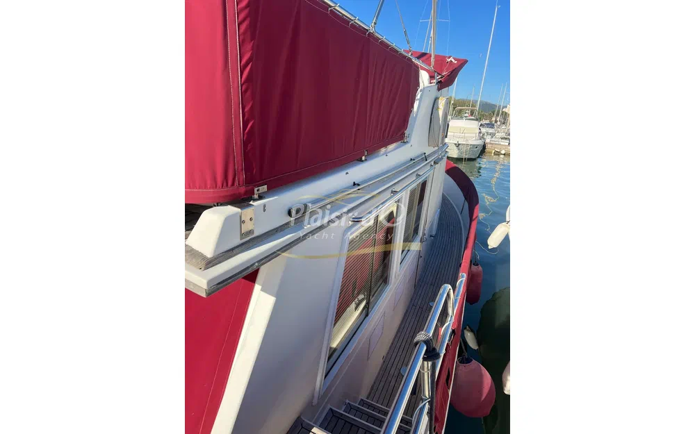 slider 12 Grand Banks 42