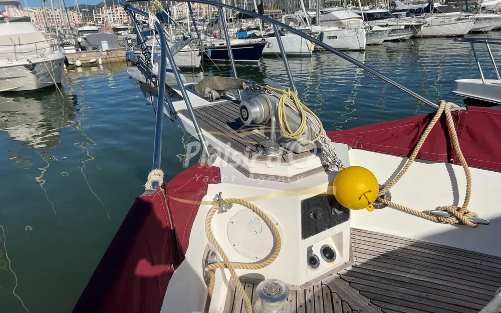 slider 14 Grand Banks 42
