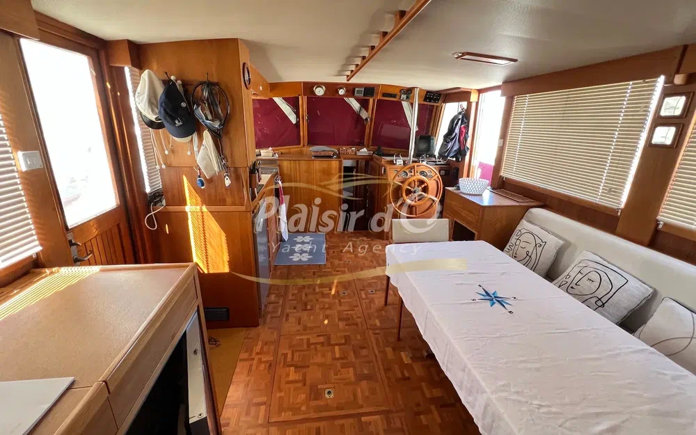 slider 16 Grand Banks 42