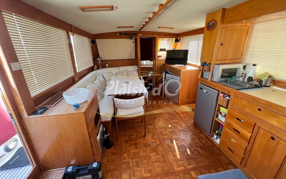 slider 17 Grand Banks 42