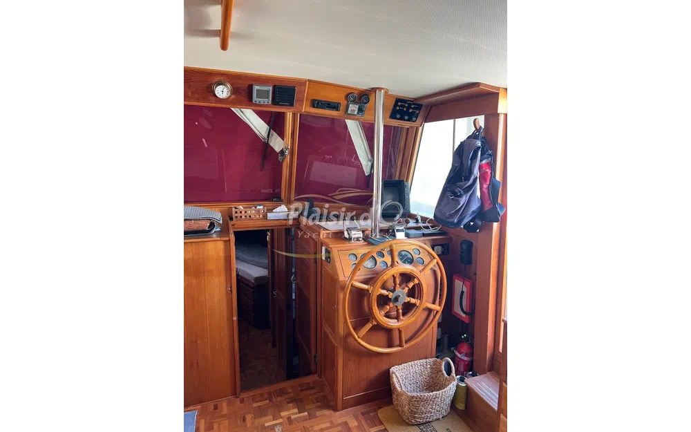 slider 32 Grand Banks 42