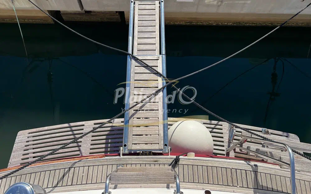 slider 3 Grand Banks 42