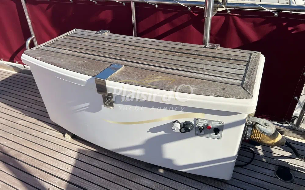 slider 7 Grand Banks 42
