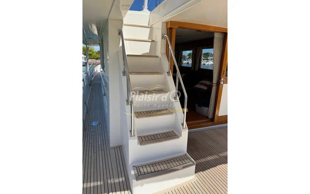 slider 11 Grand Banks 52 Europa