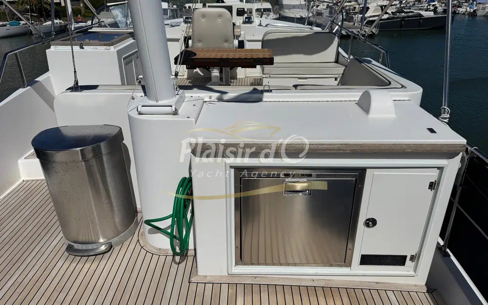 slider 14 Grand Banks 52 Europa