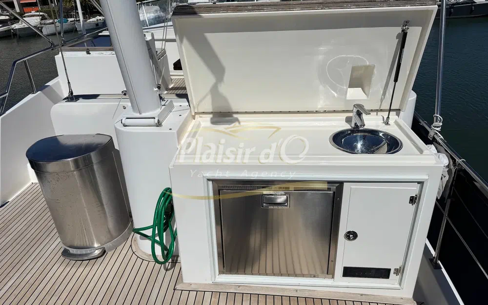slider 15 Grand Banks 52 Europa