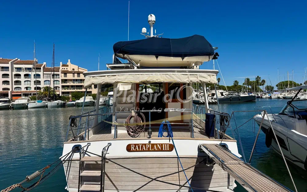 slider 1 Grand Banks 52 Europa