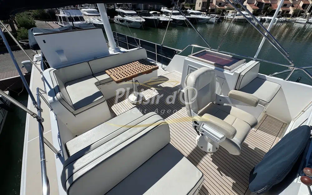 slider 20 Grand Banks 52 Europa