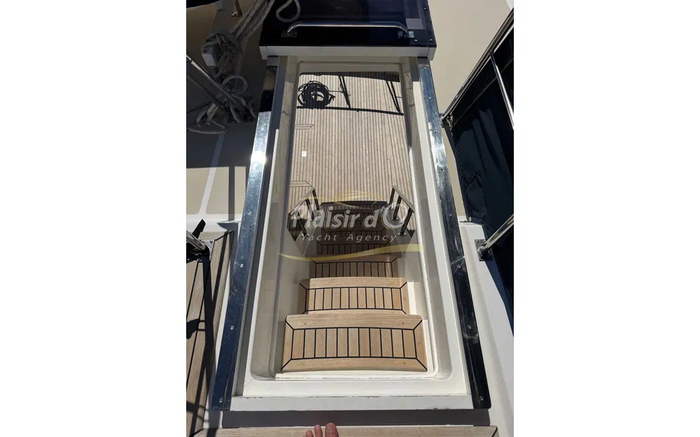 slider 22 Grand Banks 52 Europa