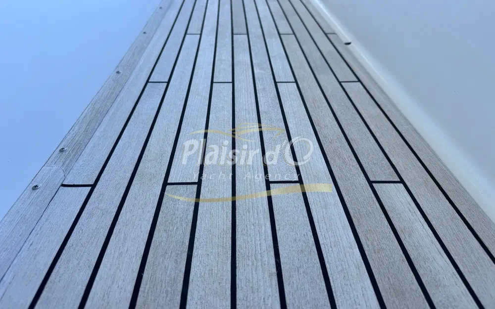 slider 27 Grand Banks 52 Europa