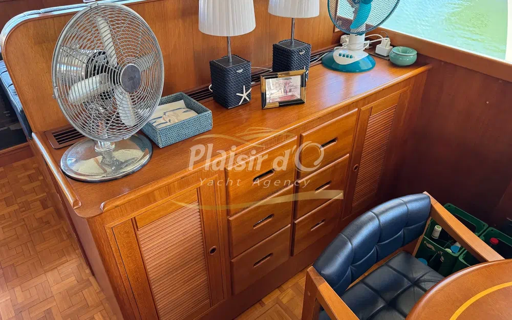 slider 38 Grand Banks 52 Europa