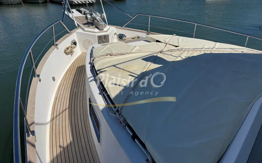 slider 3 Grand Banks 52 Europa